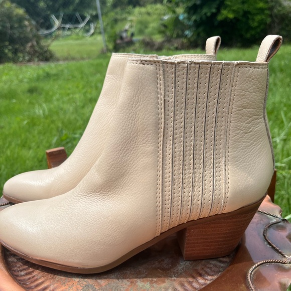 Frye White Ankle Boots - Picture 2 of 7